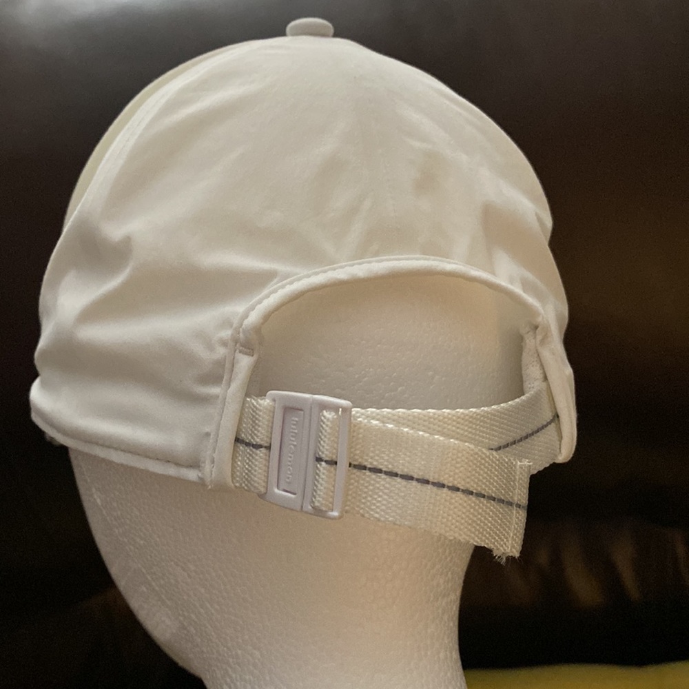 🌹🍋Lululemon Cap - Picture 7 of 11